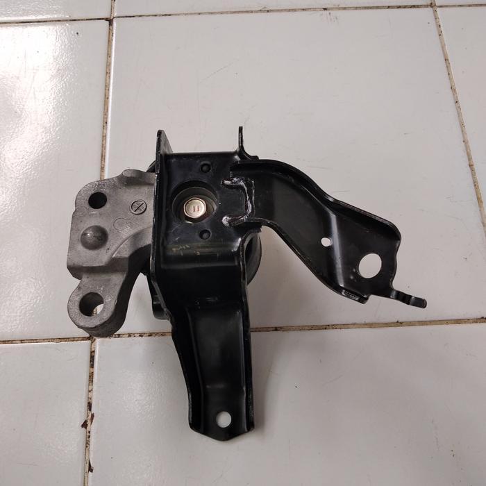 Engine mounting YARIS 2015 Kanan O1