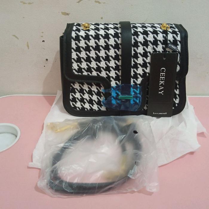 tas selempang wanita hitam putih ceekay