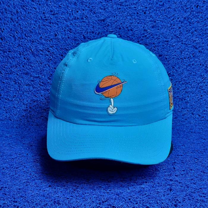 topi nike looney tunes second original