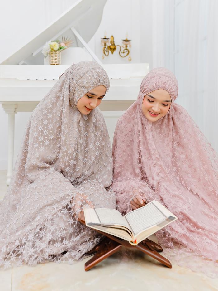 Mukena Renda Brokat Cantik Jumbo Dewasa Premium Mewah Terbaru Tile