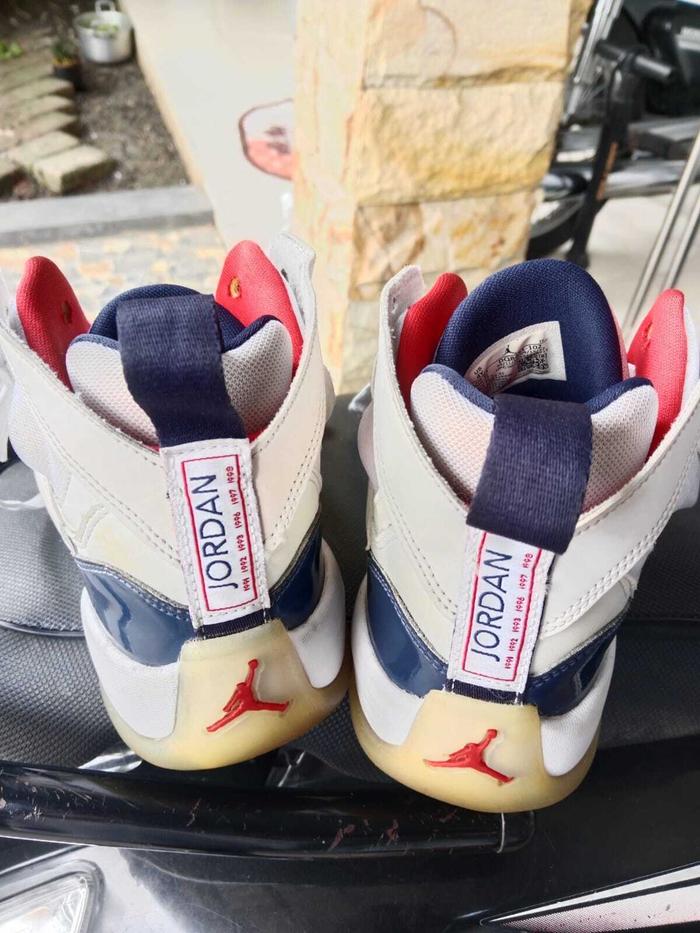 Sepatu Nike Jordan Anak umur 8 - 11 tahun Original no box mulus
