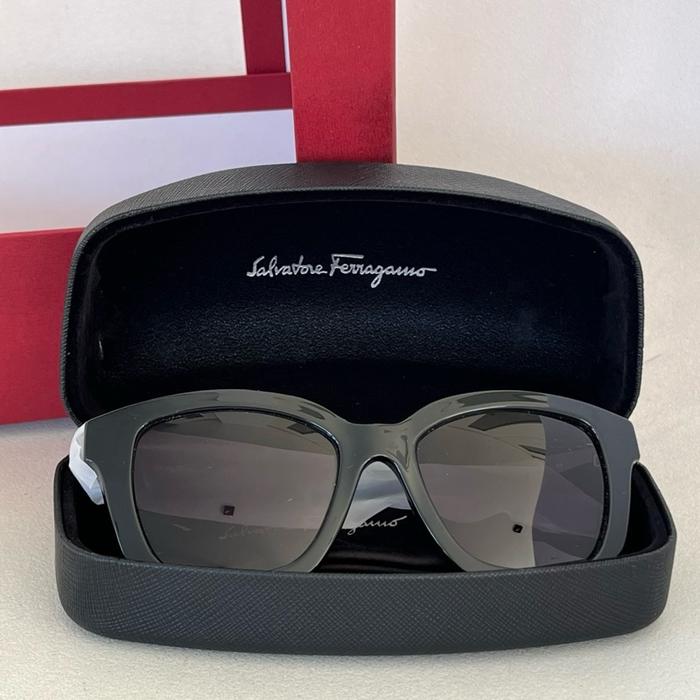 Kacamata Wanita Salvatore Ferragamo Suns SF955S