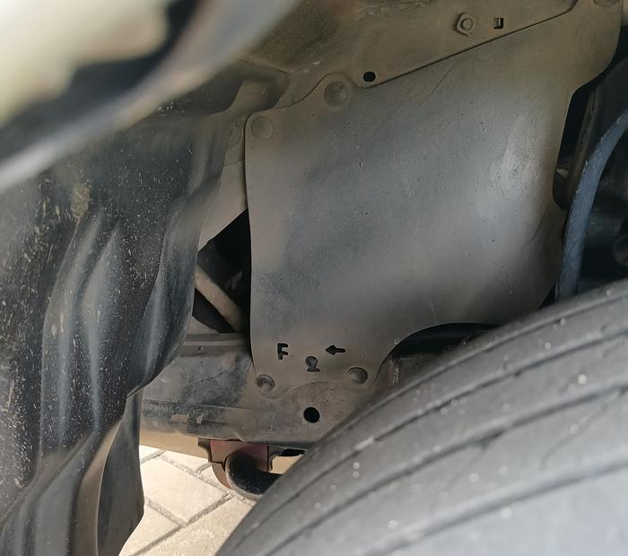Seal Fender Apron Innova 2005-2014