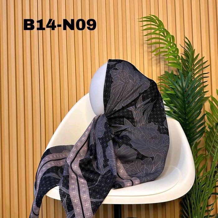 Ghassani Hijab Motif Sakura Segi Empat 110x110 cm Bahan Voal Premium Nyaman Tegak di Dahi Kualitas T
