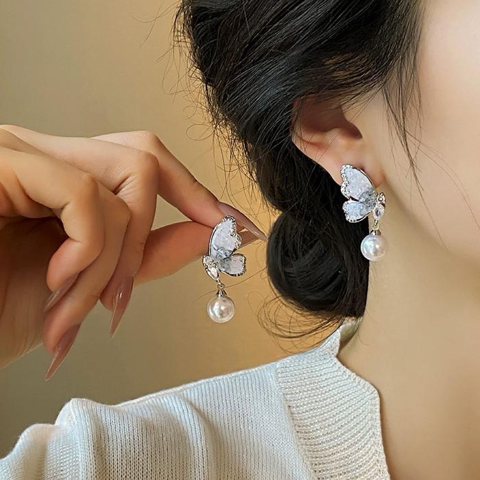 GENITSTUDIO Taeyon Anting Kupu-kupu Mutiara Statement Earing