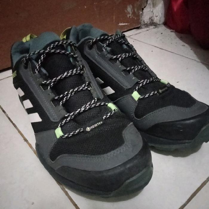 adidas terrex second original Boots Shoes Pria Hitam