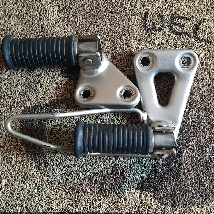 FOOTSTEP Belakang Set Kanan Kiri KLX 150