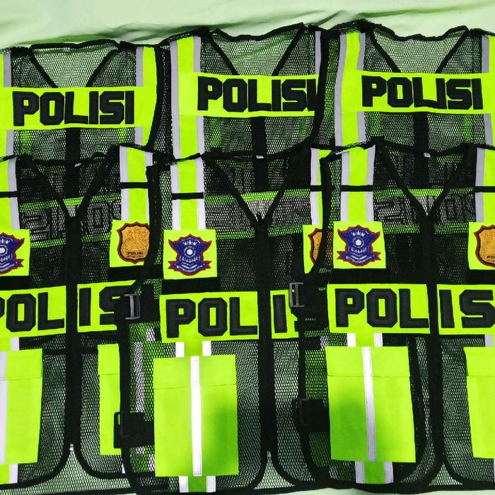 Polisi Rompi Polisi Hijau Reflektif dengan Logo Polisi dan Tas Kecil untuk Keamanan dan Kesejahteraa