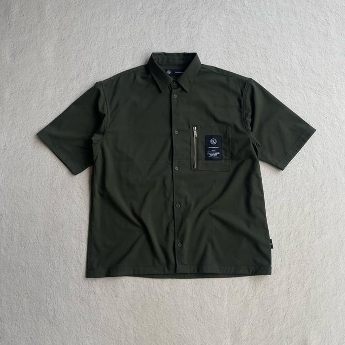 Kemeja Gu x Undercover Zipper pocket green