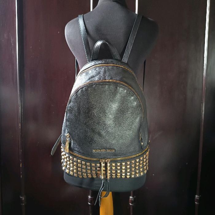 Backpack / Tas Ransel Kulit Asli Ukuran Sedang Studs Brand Black Genuine Leather Preloved/second