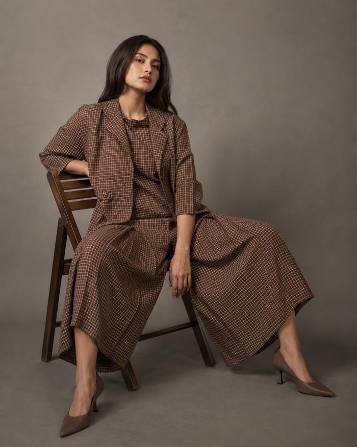 Atasan Outer Blazer Wanita Dewasa Pola Kotak-kotak Coklat