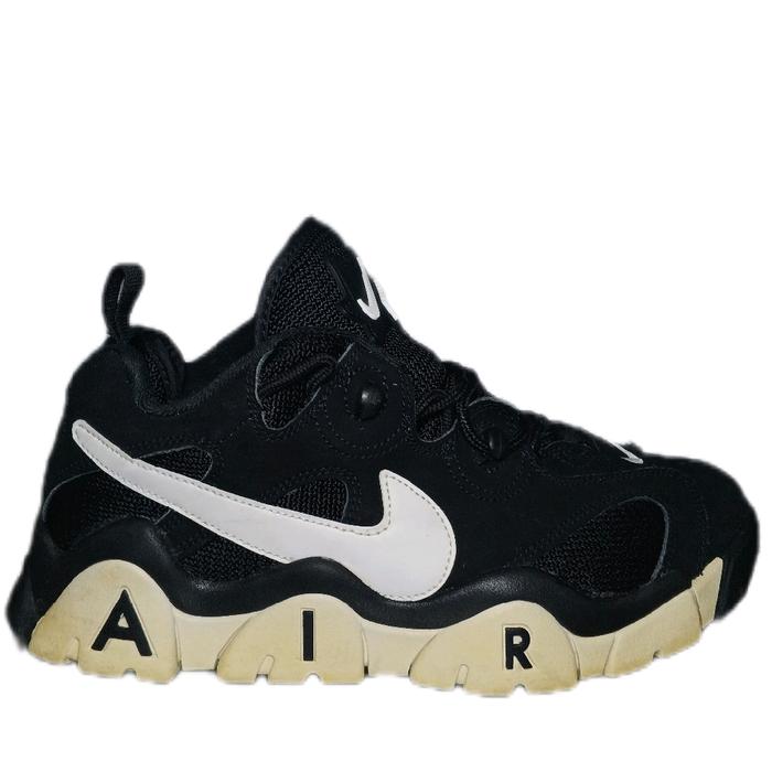 Sepatu Sneaker Nike Air Barrage Low Hitam Putih Second