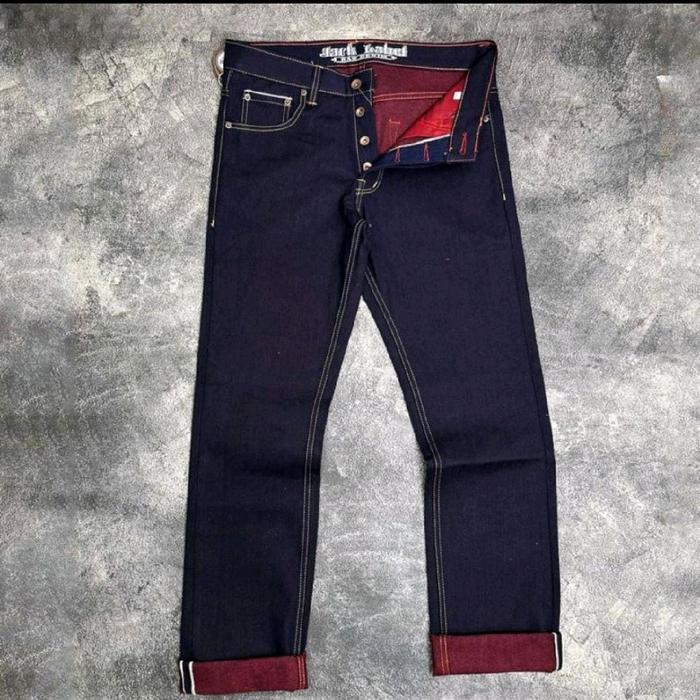 Jack & Jones Jeans Pria Model Classic Warna Biru Tua dengan Lapisan Merah di Dalam untuk Penampilan 