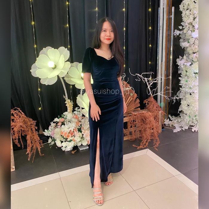 YASUI - Candice Velvet Maxi Dress | Dress Pesta Mewah Elegant | Slit Dress Wanita Panjang dan Simple
