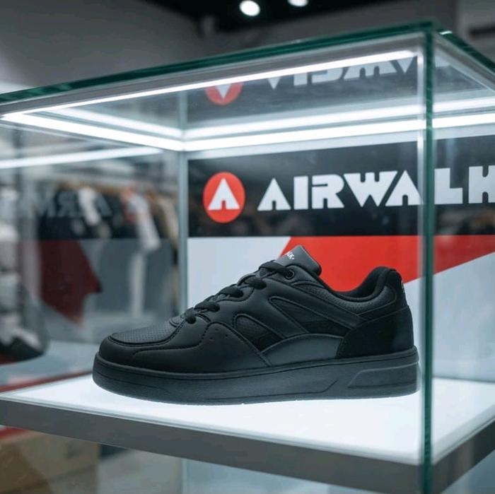 sepatu casual pria sneaker airwalk hitam polos