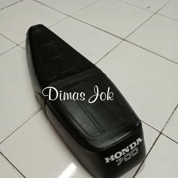 Jok motor C700 Super Cup L1