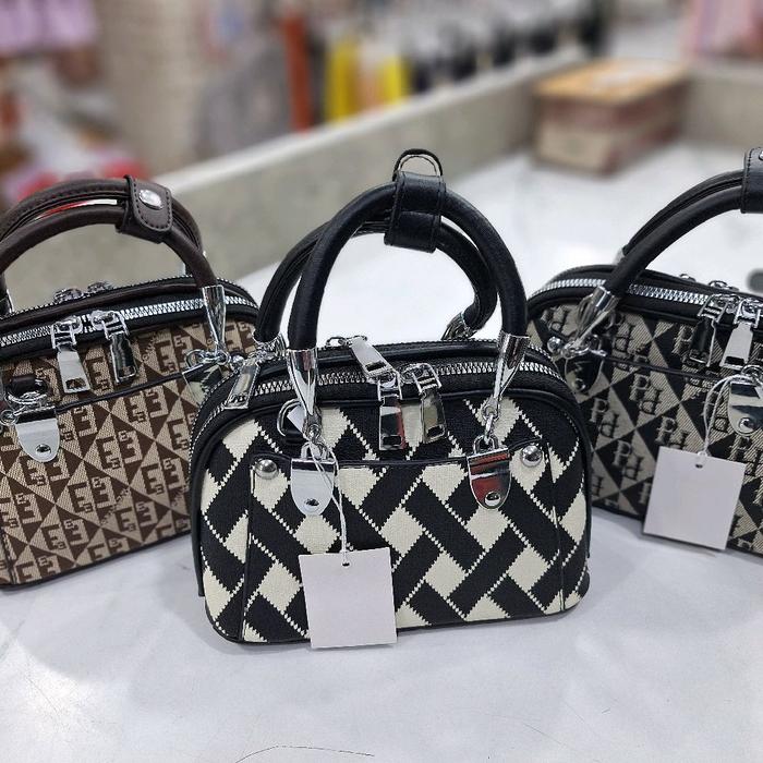 Tas Wanita Fashion Import Model Alma Mini Bahan Kulit Sintetis Desain Mewah Nyaman Cocok Untuk Gaya 