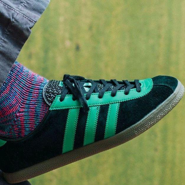 Shop Casper Sepatu Sneakers Pria Wanita L0nd0n Hitam List Hijau Casual Style Nyaman & Stylish untuk 