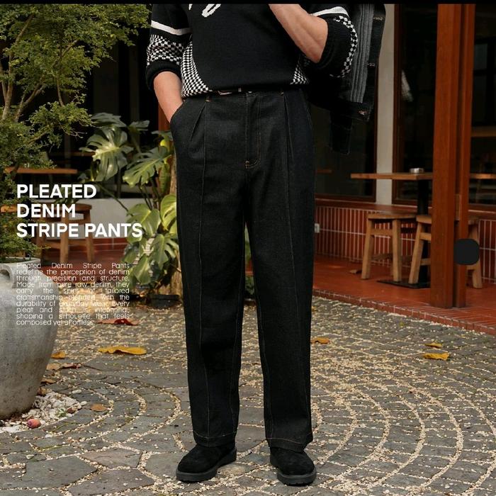 SIGNORE Pleated Denim Pants