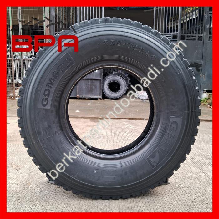 Ban Truck 325 / 95 - R24 - Giti - Berkat Partindo Abadi