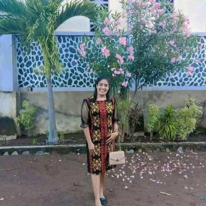 dres tenun motif-rote lengan tile