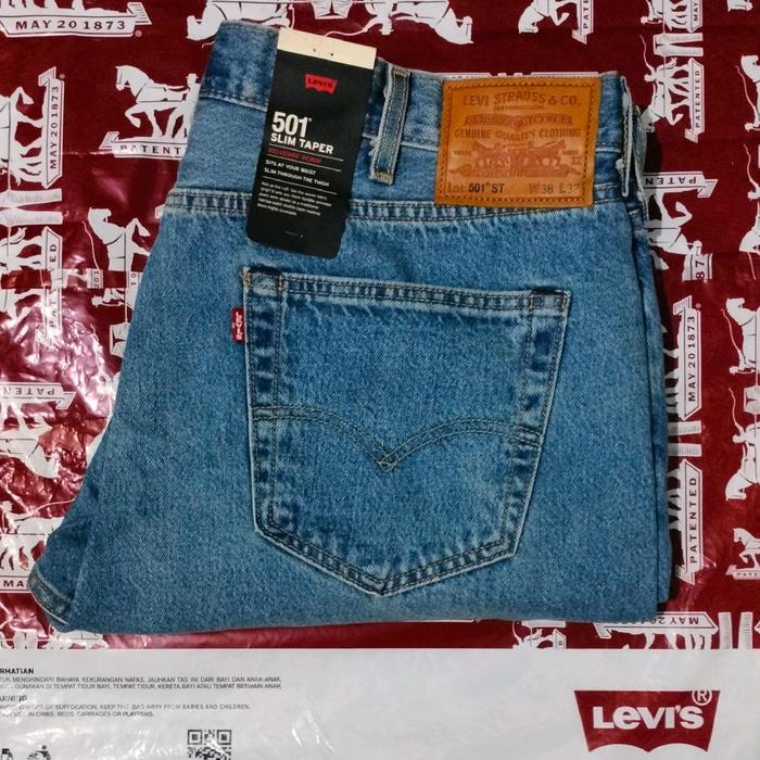 Lev is Men's 501 ST Original Size 38 Slim Taper SELVEDGE Jeans / Celana Denim Blue Wash