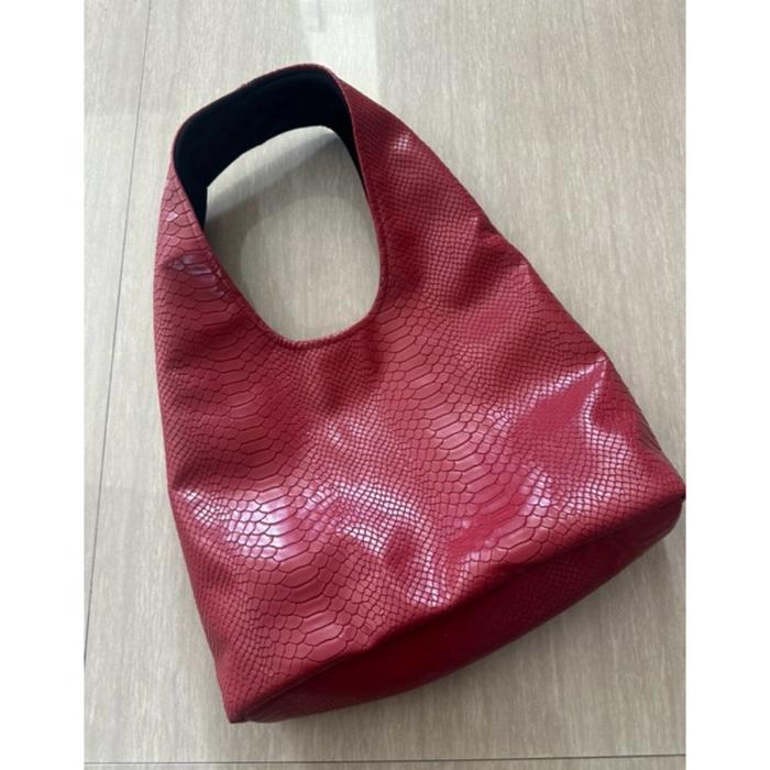 (PRELOVED LIKE NEW) Limited Studio - Medium Cloud Bag (Red Venom)