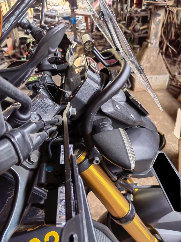 Bracket pangkon Visor yamaha MT15