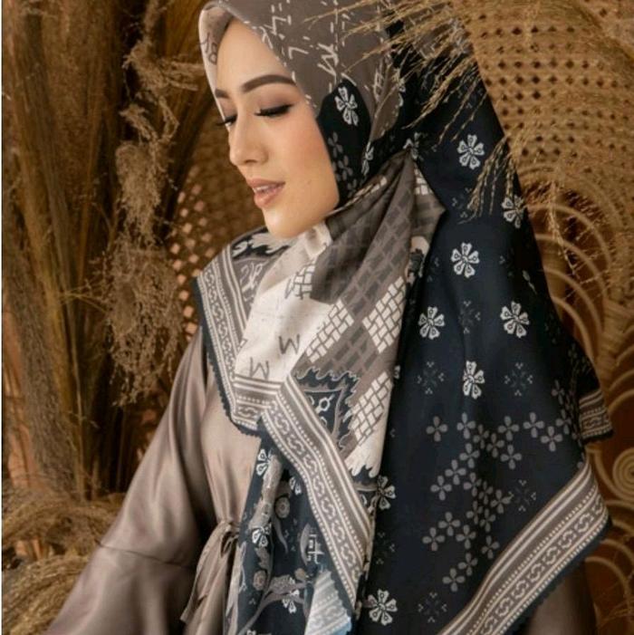 Iswara Scarf in Dhira by Wearing Klamby