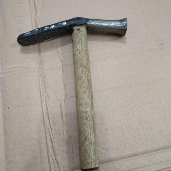 Palu tukang sepatu sendal hitam