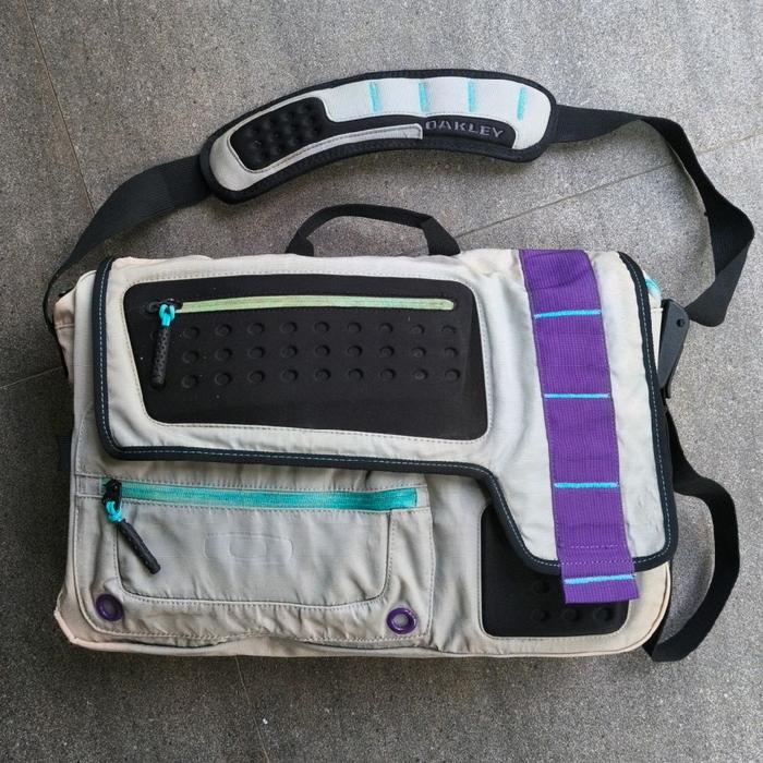 Tas Selempang Oakley Alpha Charlie Messenger Bag original Muat Laptop macbook Besar Minus warna turu