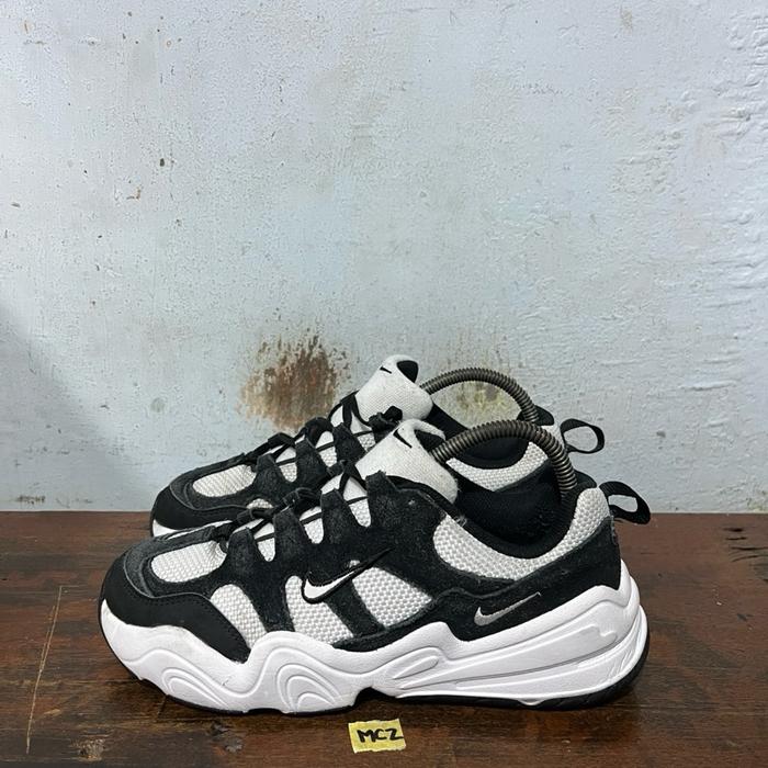 Sepatu second ori nike tech hera size 40