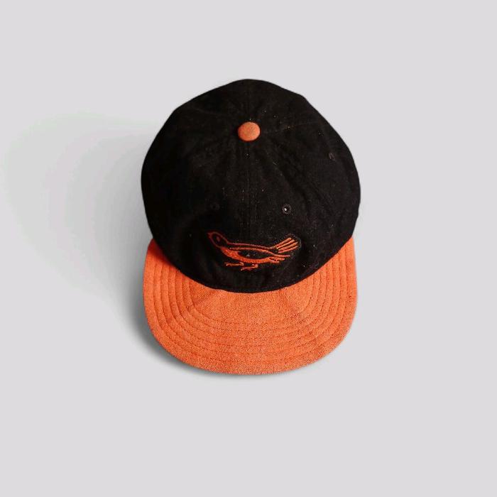 Topi Snapback American Neddle Vtg dengan Desain Burung Embroidery Warna Hitam dan Oranye