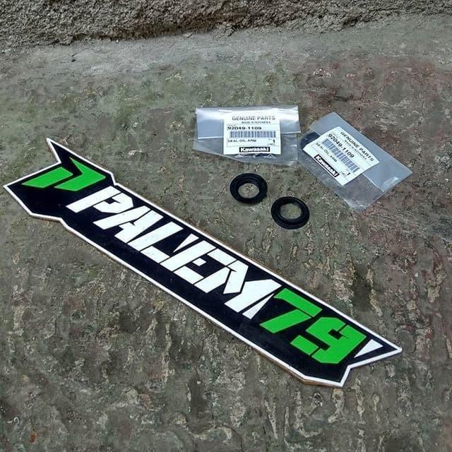 Seal Arm Ori KLX 150 S L BF - Sil Swingarm Original Dtracker 150