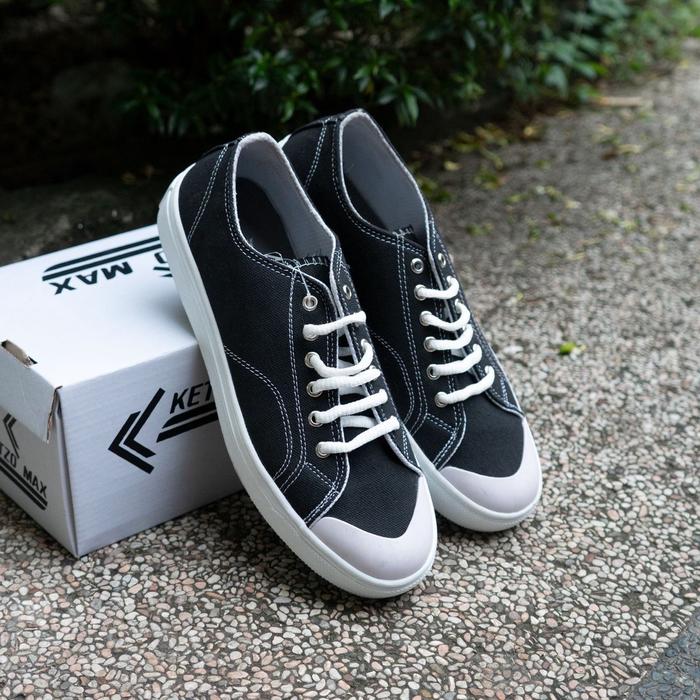 sepatu sneakers impor casual bahan kanvas Adinova (Harvey03)