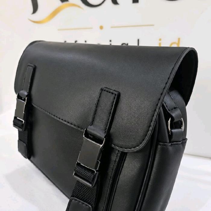 TAS PRIA SLINGBAG 9586 (FREE KANTONG KAIN + BUBBLE WRAP)