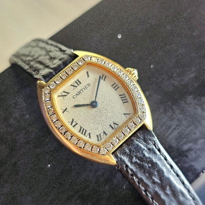 Cartier Tortue Factory set diamond ladies size, reff 1945