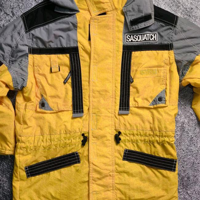 Sasquatch Jaket Parasut Pria Wanita Warna Kuning Tidak Ada Informasi Tambahan Tentang Spesifikasi Fi