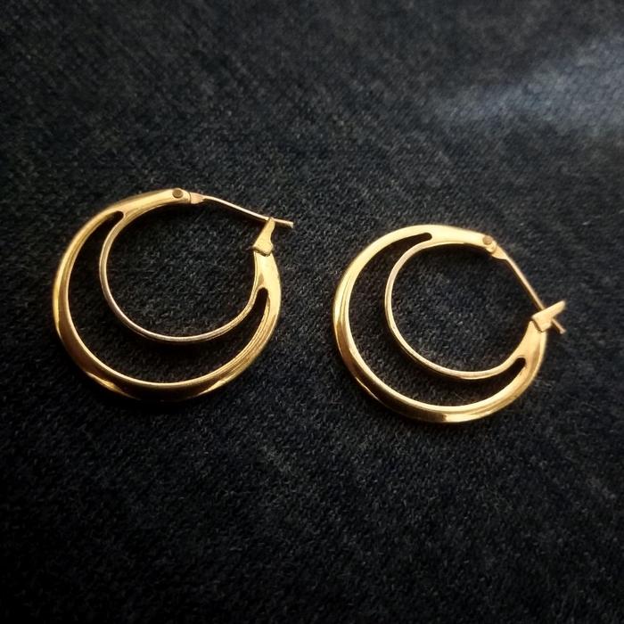 Anting Monet Twisted Hoop (see note)