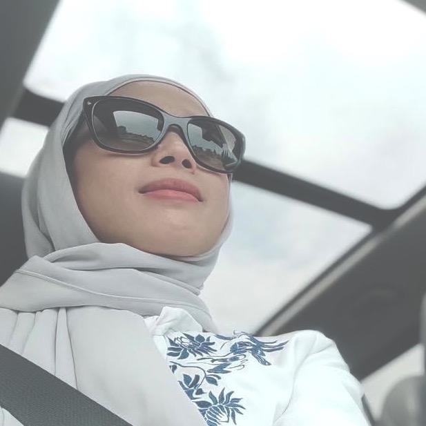 Prada Kacamata Sunglasses Asli - Preloved oleh Prada Authentic Sunglasses Preloved