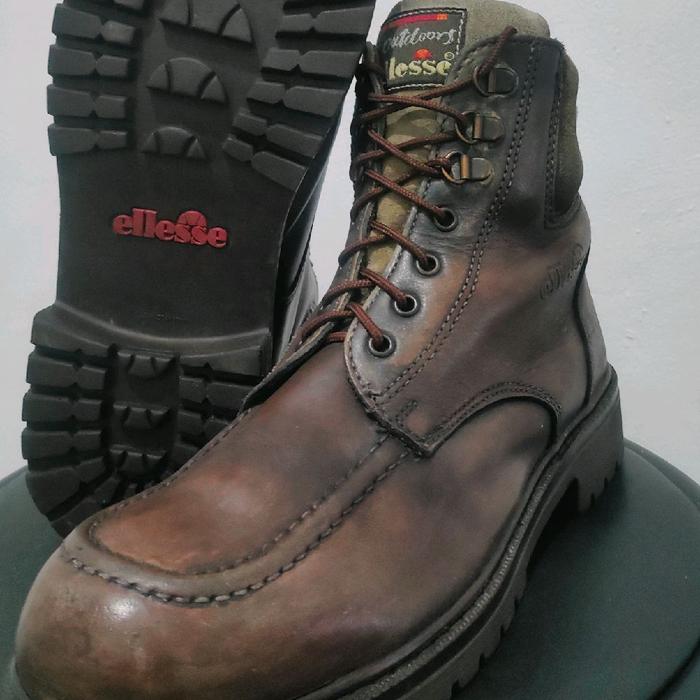 sepatu boots outdoor preloved Ellesse