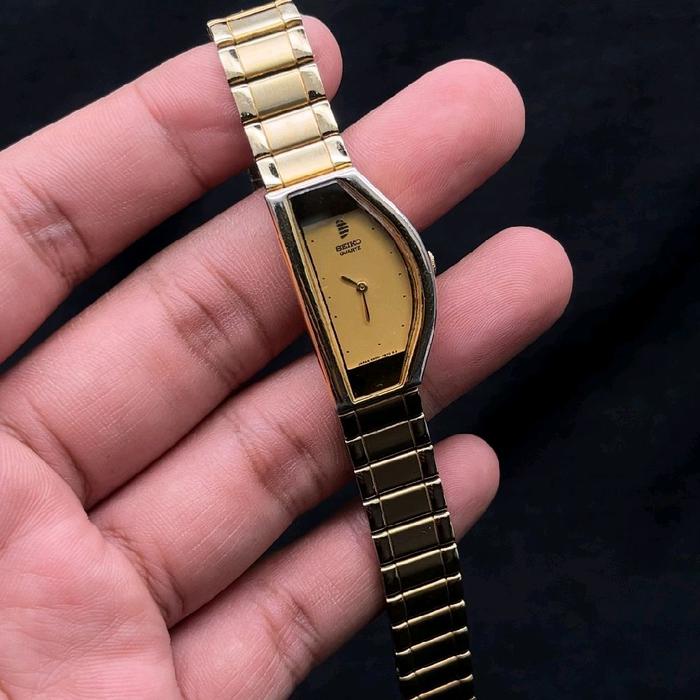 Vintage Seiko Half Moon Watch 1990s