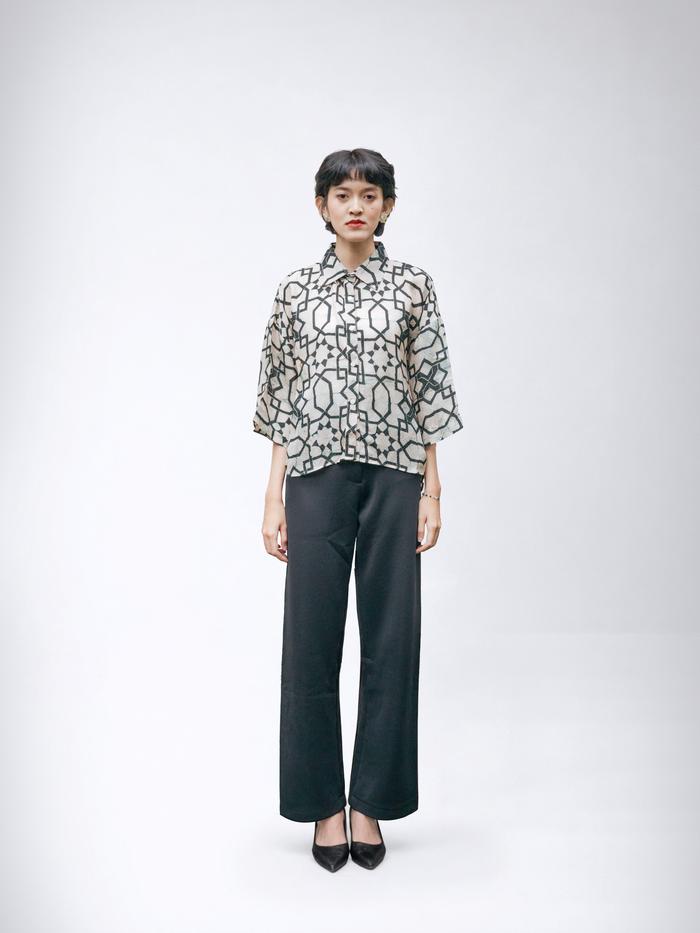 Batik Fractal Tara Blouse Wanita