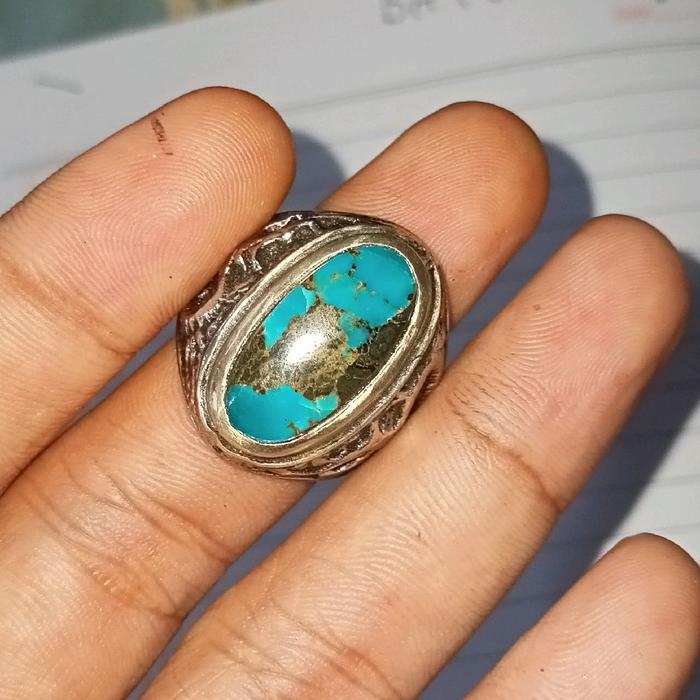 cincin virus Persia serat emas