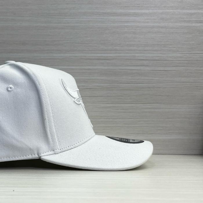 TOPI BASEBALL PUTIH BANTENG BORDIR PUTIH