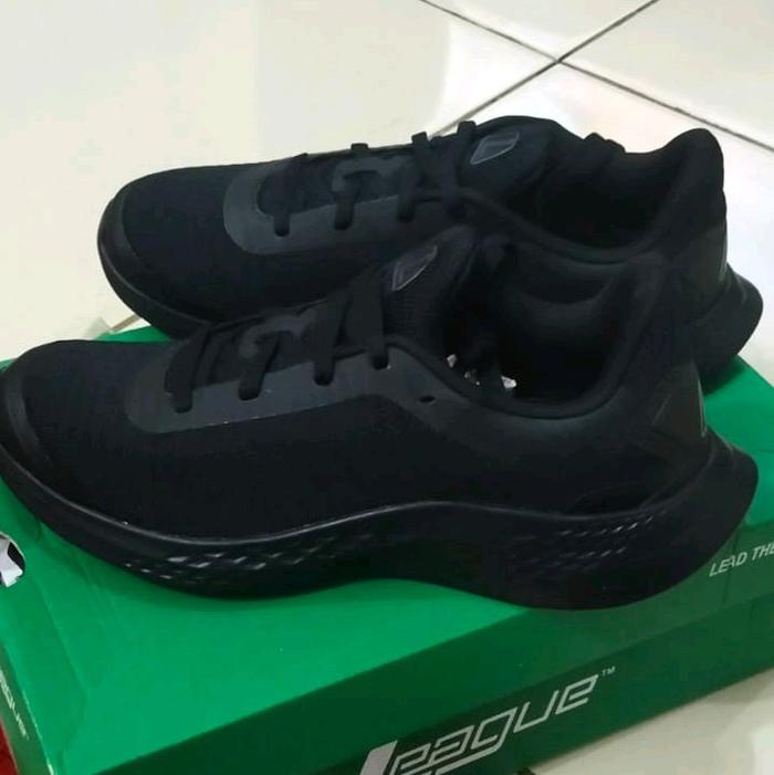 SEPATU PERSIT LEGAS POLOS HITAM Dengan Desain Modern Dan Nyaman Untuk Penggunaan Sehari-hari  No 38