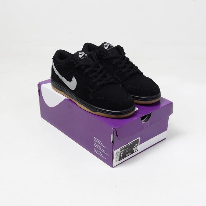Sepatu Nike SB Dunk Low IW Black Gum