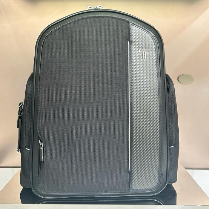 Tumi Arrive Larson Backpack - Tas Punggung Stylish untuk Perjalanan dan Aktivitas Harian