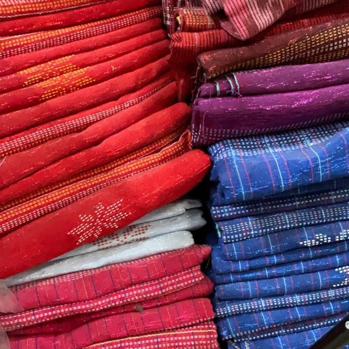 Setelan Simalungun sarung dan selendang tradisional batak