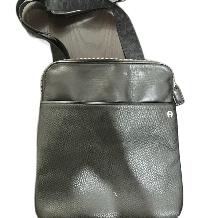 Tas aigner prelove Selempang Pria